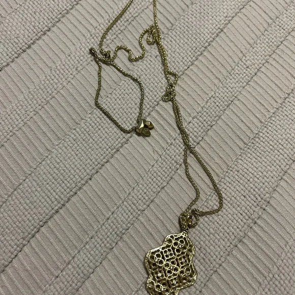 Kendra Scott Elegant Gold Pendant Necklace - Picture 1 of 1